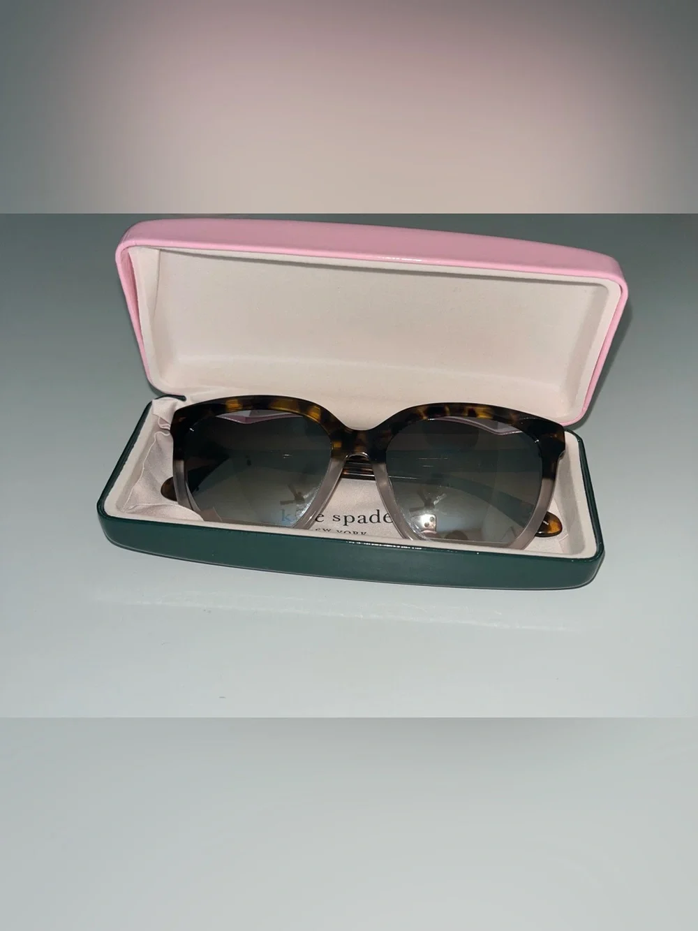 ✨Kate Spade Tortoise Cat-Eye Sunglasses with Original Hard Case 😎🕶️
